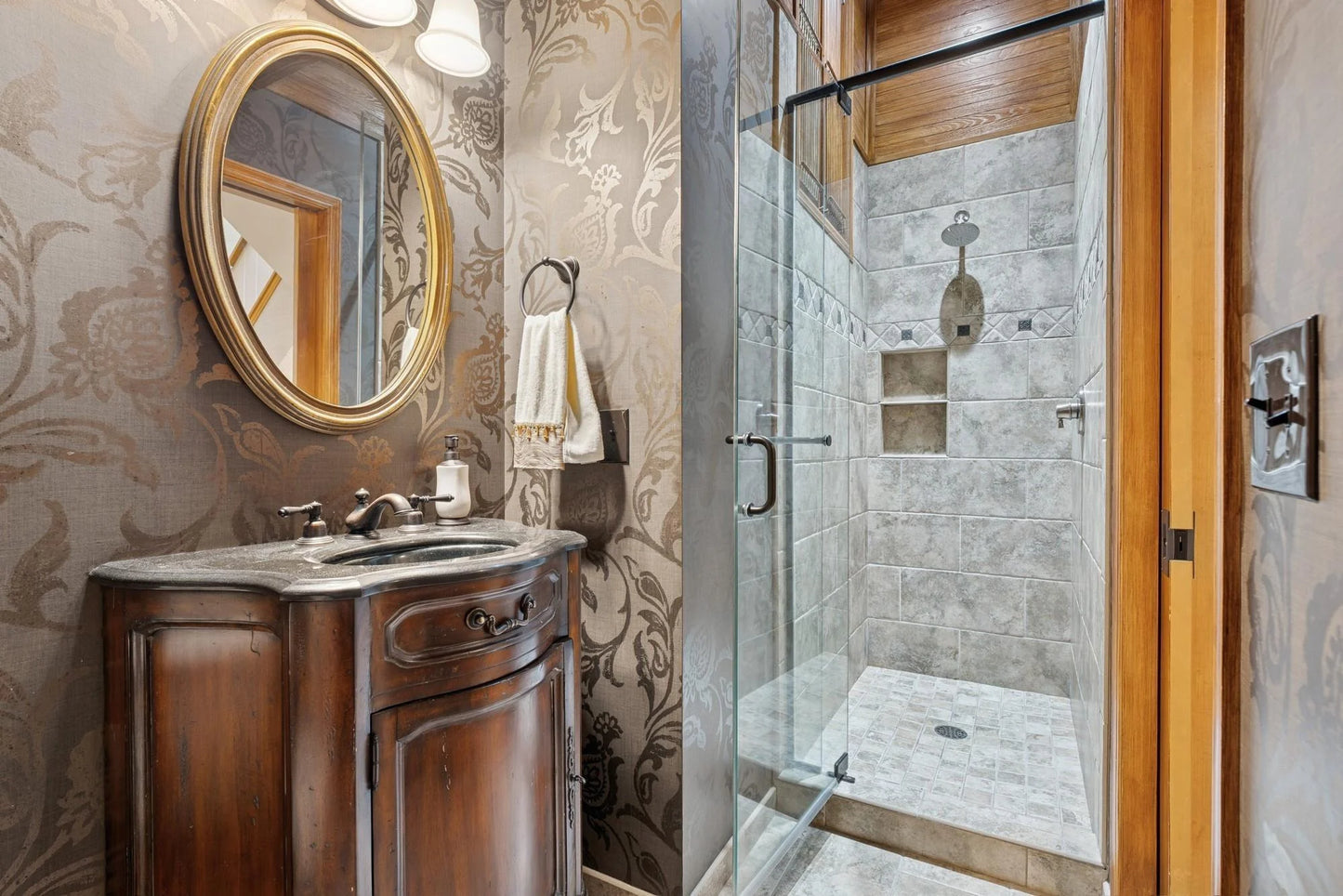 10420 Bluff Circle, Chaska, MN 55318