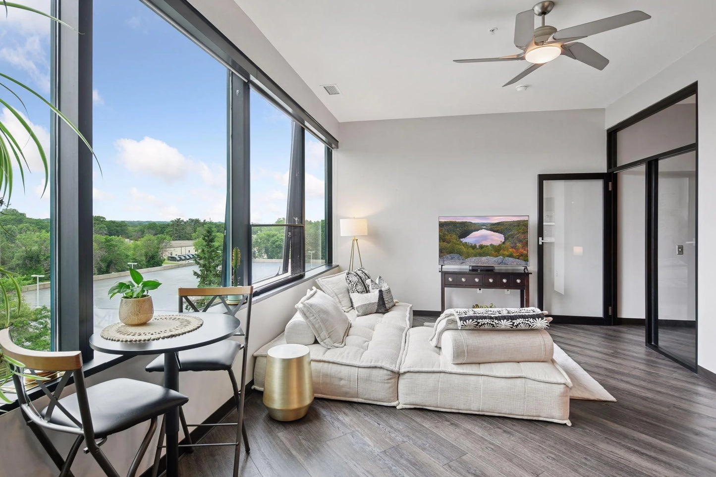 5601 Smetana Drive, Minnetonka, MN 55343
