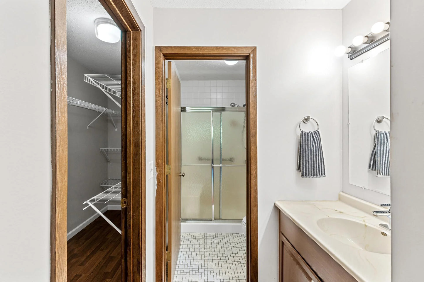 10441 Greenbrier Road, Minnetonka, MN 55305
