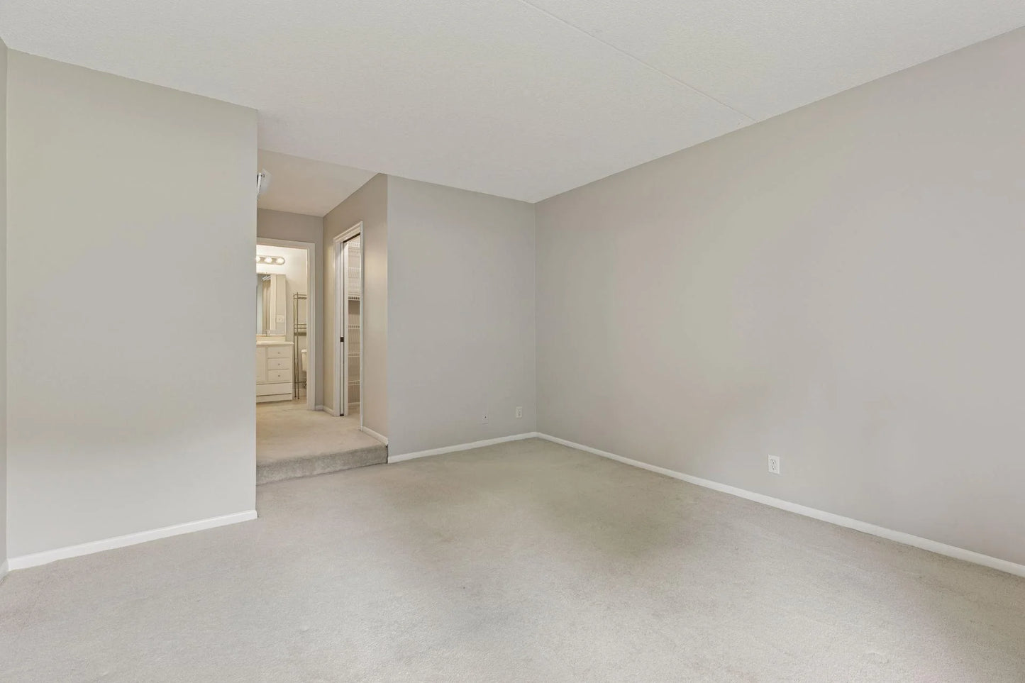 6650 Vernon Avenue, Edina, MN 55436