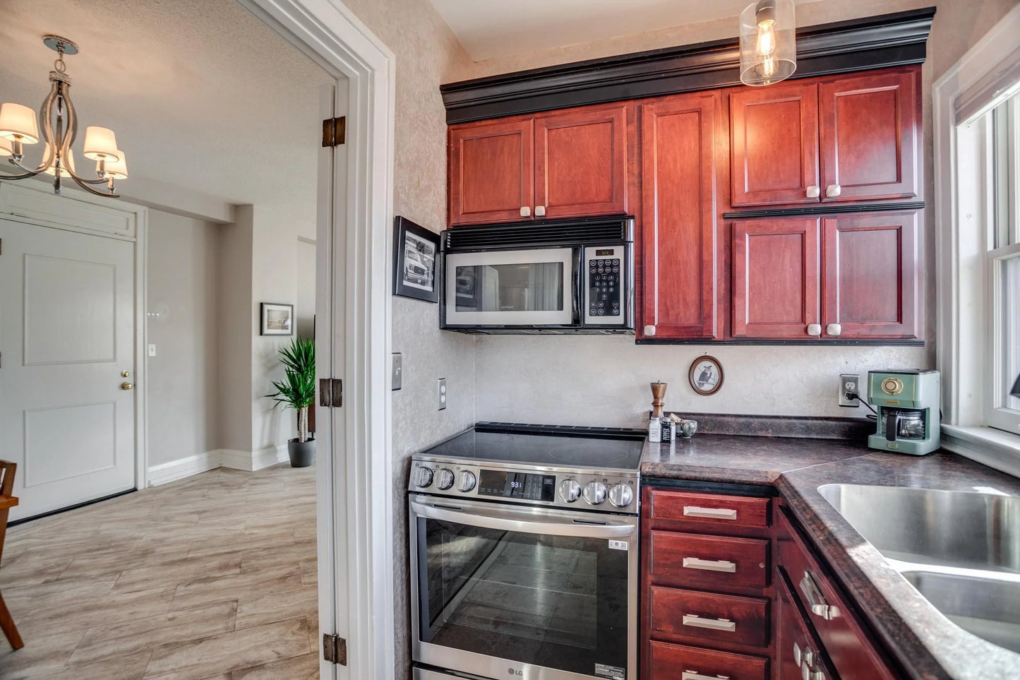 79 Western Avenue, Saint Paul, MN 55102