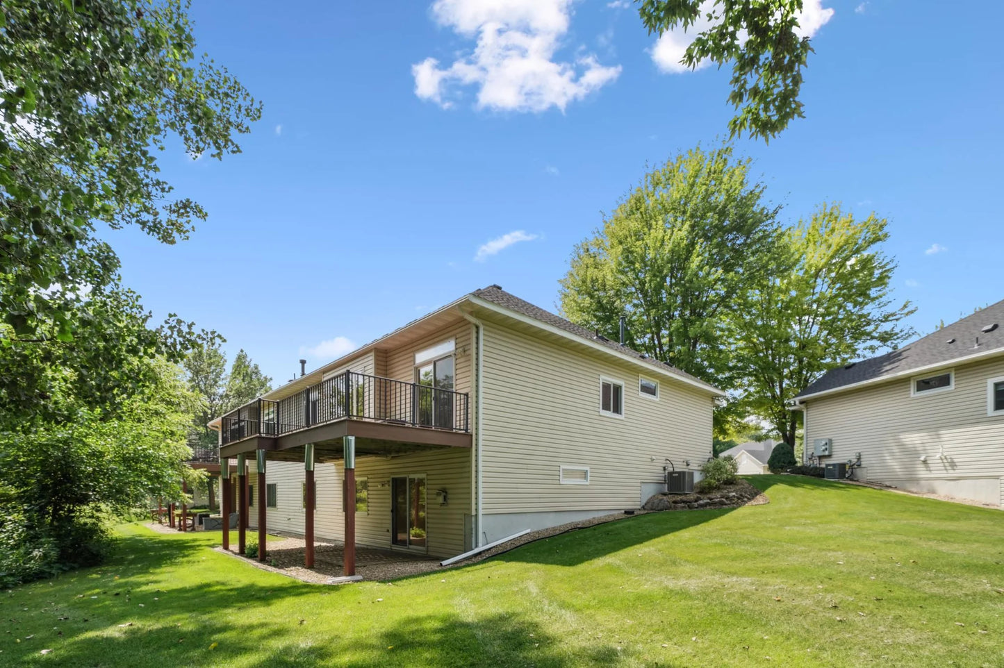 4354 Priorwood Street, Prior Lake, MN 55372
