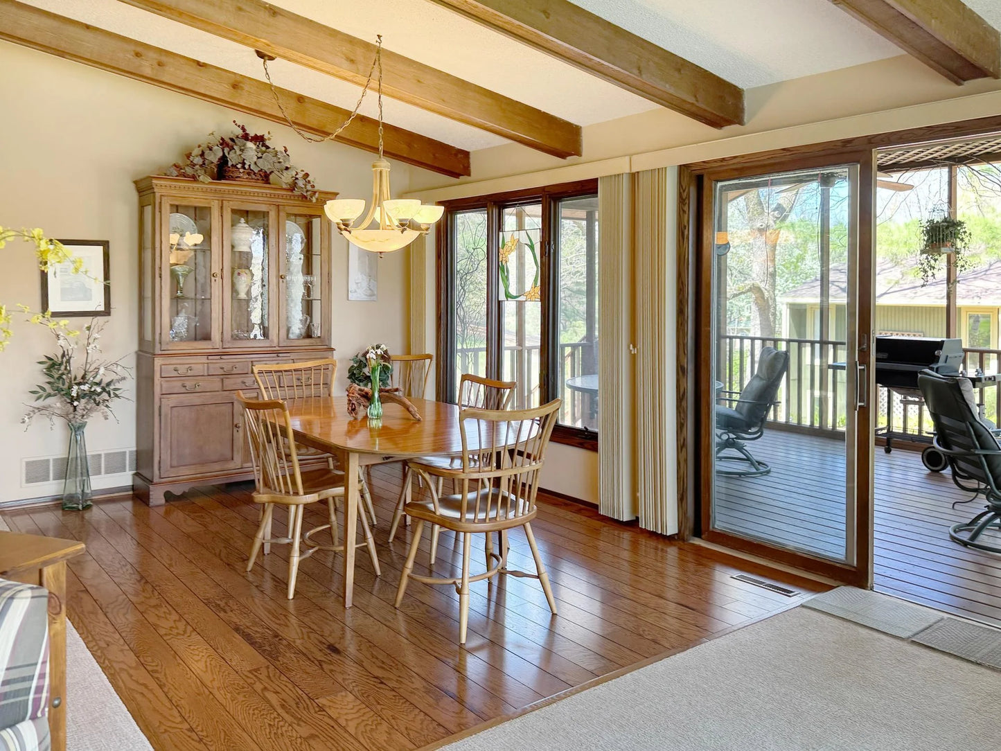 7864 Demontreville Trail, Lake Elmo, MN 55042
