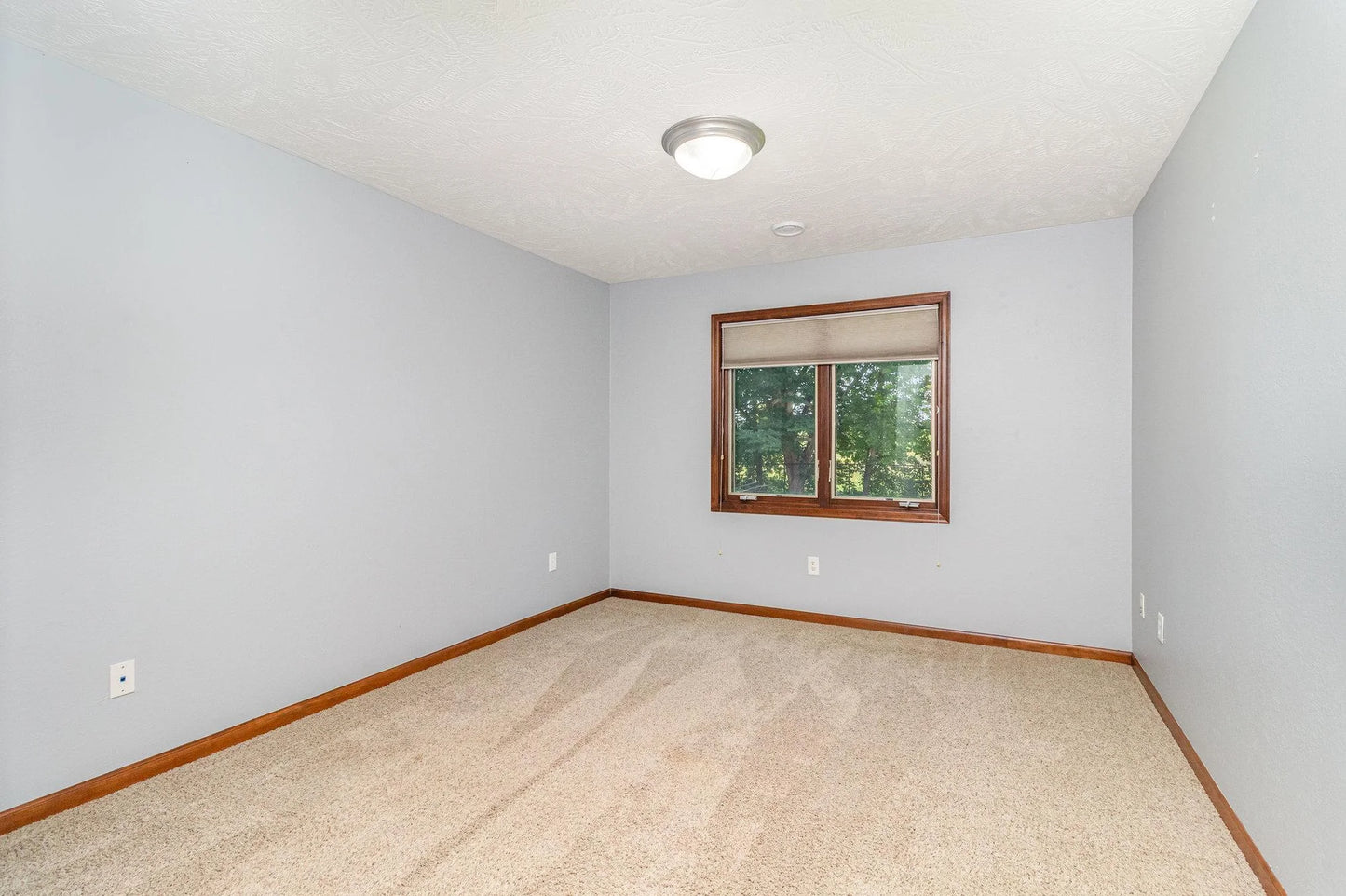 605 Heritage Trail, New Prague, MN 56071
