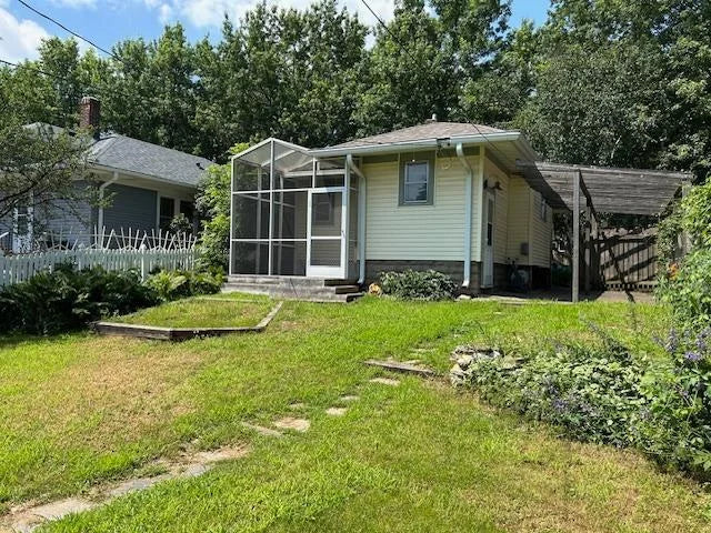 1464 Sheldon Street, Saint Paul, MN 55108
