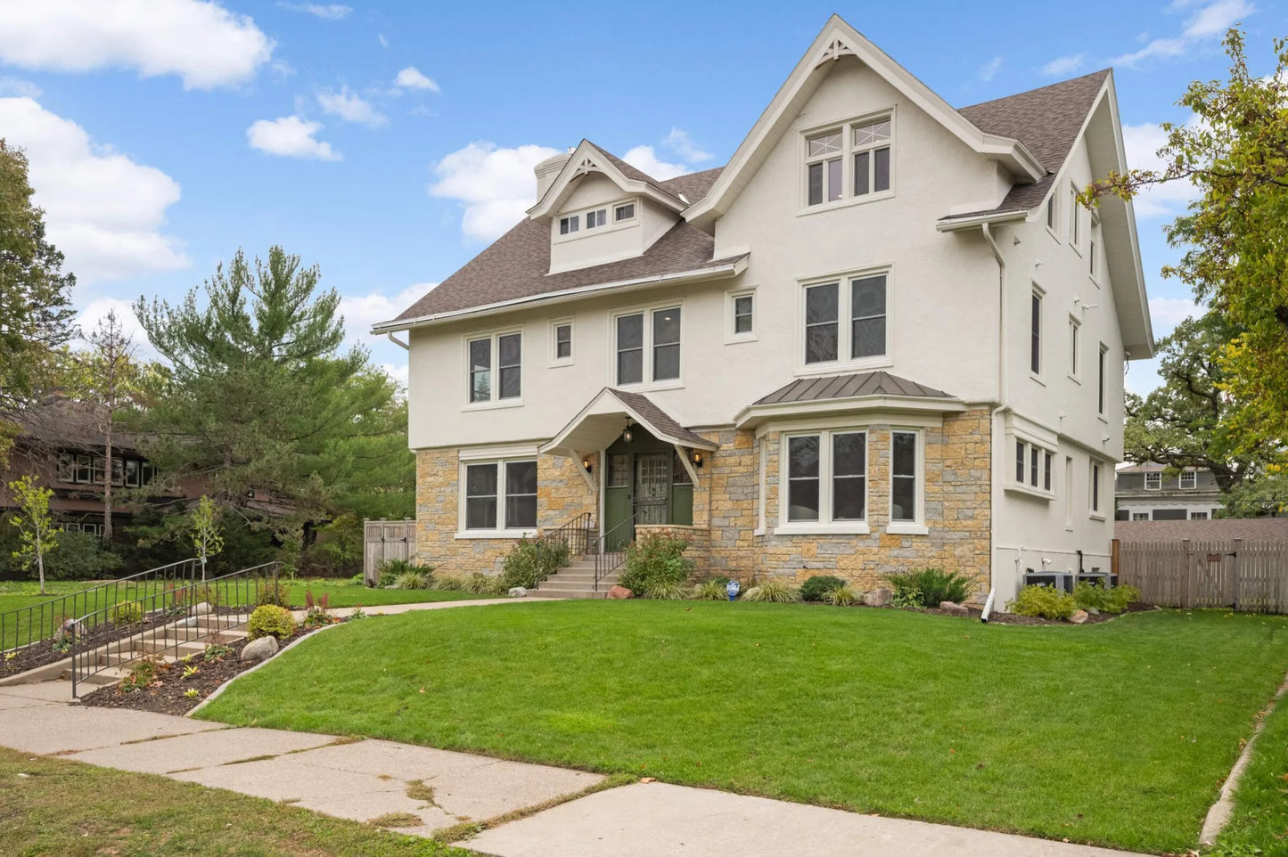 1647 26th Street, Minneapolis, MN 55405