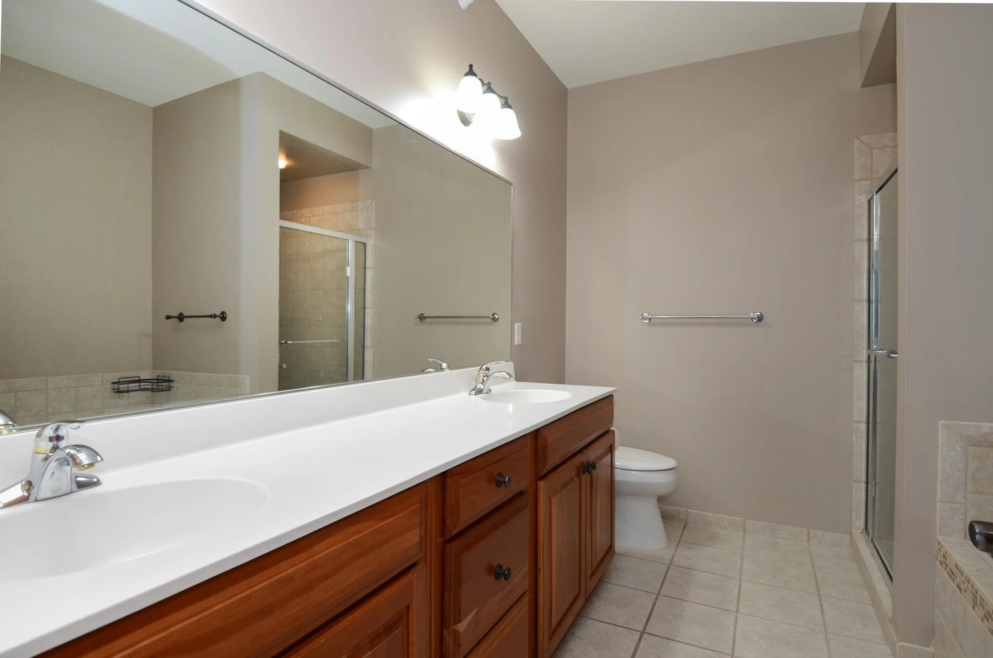 5225 Grandview Square, Edina, MN 55436
