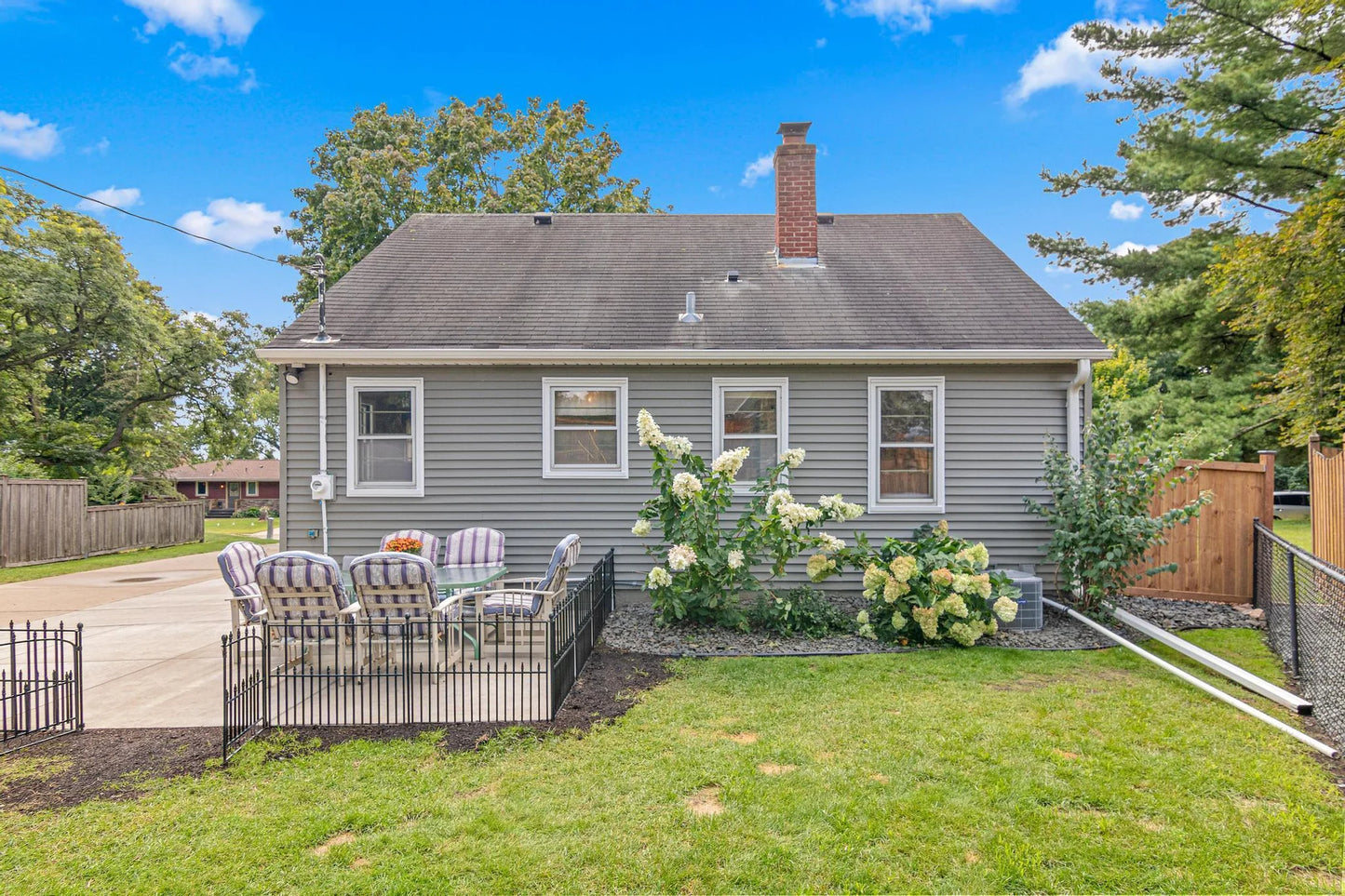503 Glenwood Avenue, Roseville, MN 55113