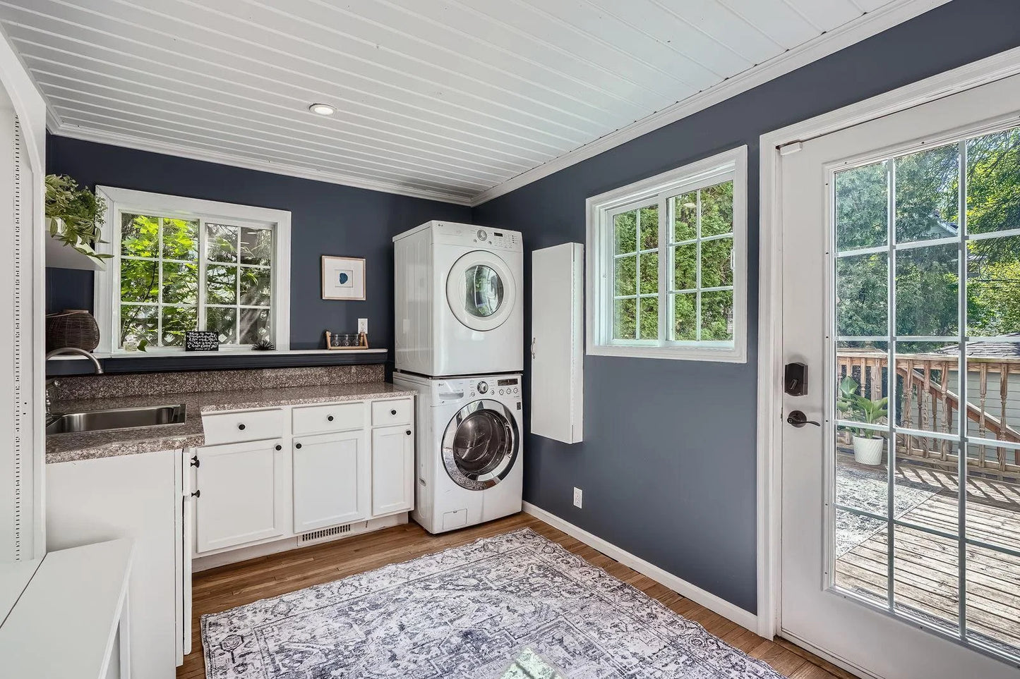 8 Queen Avenue, Minneapolis, MN 55405