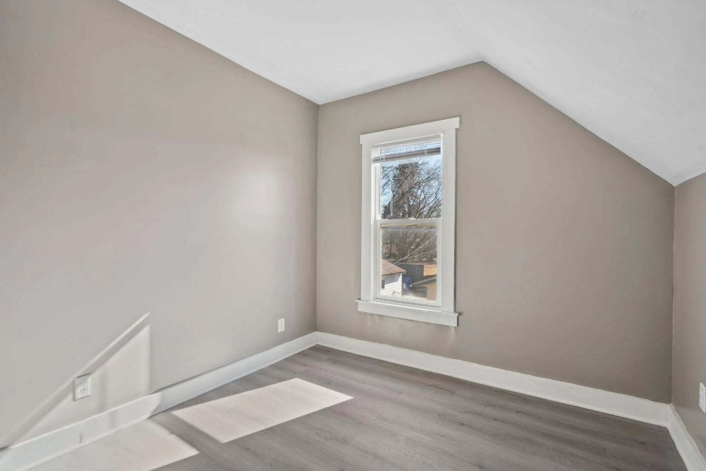 650 Holly Avenue, Saint Paul, MN 55104