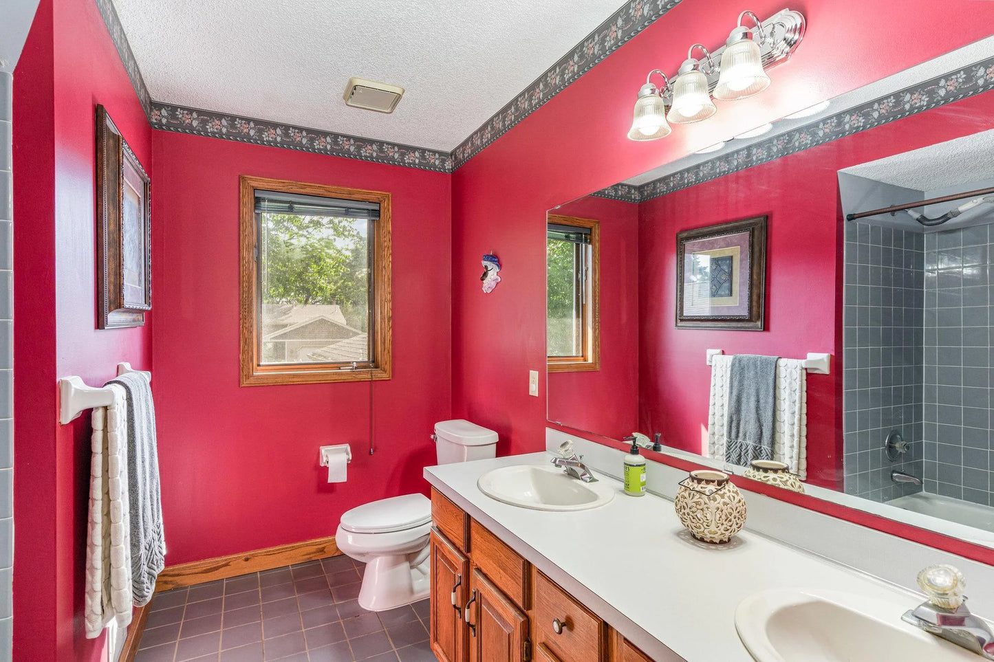 4231 Yorktown Drive, Eagan, MN 55123