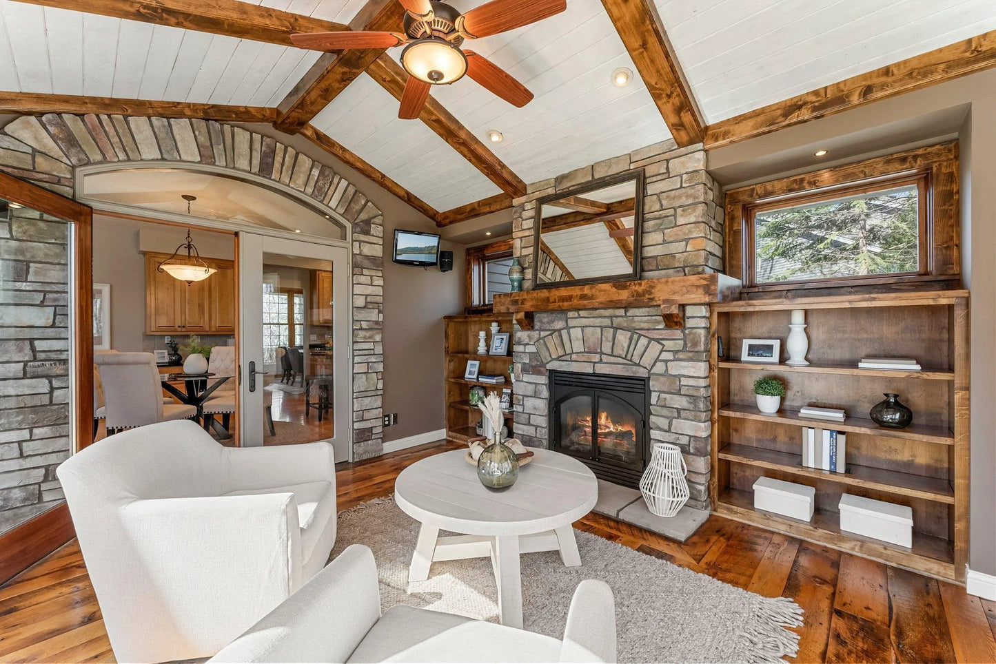 2408 Hunter Drive, Chanhassen, MN 55317