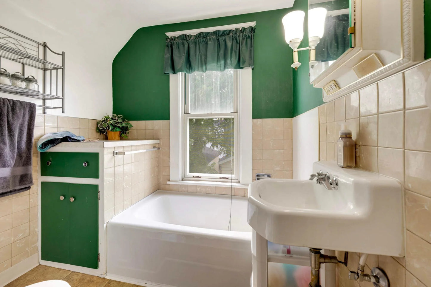 1102 Pacific Street, Saint Paul, MN 55106