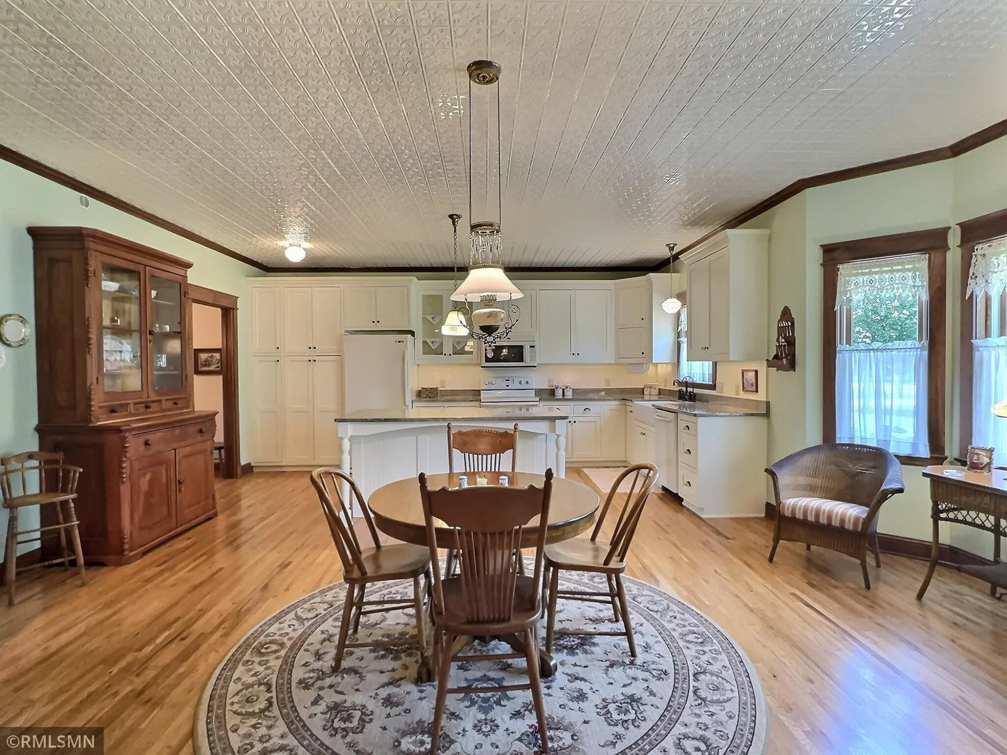 211 4th Street, Maple Lake, MN 55358