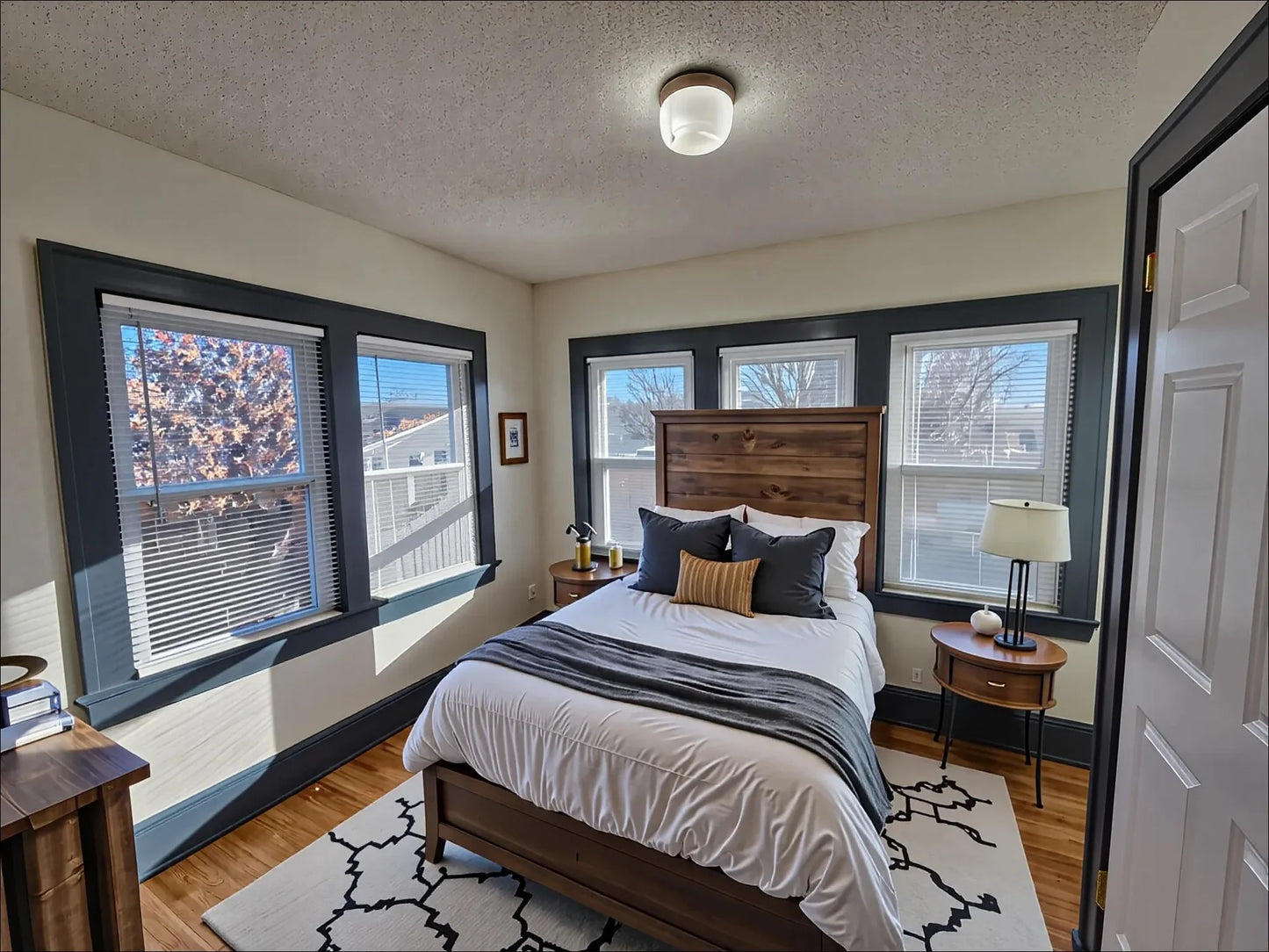 2020 Franklin Avenue, Minneapolis, MN 55404
