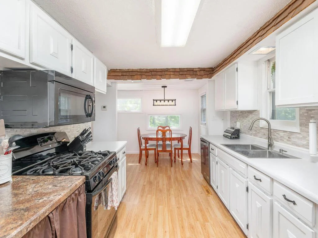 5102 Memorial Trail, Prior Lake, MN 55372