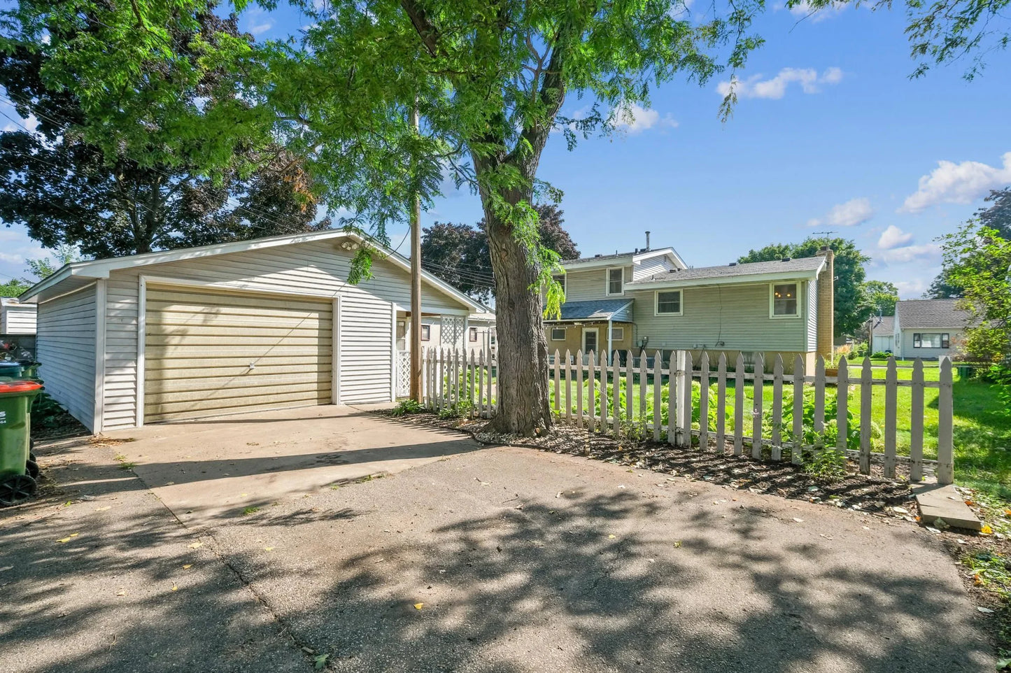 433 3rd Avenue, Osseo, MN 55369