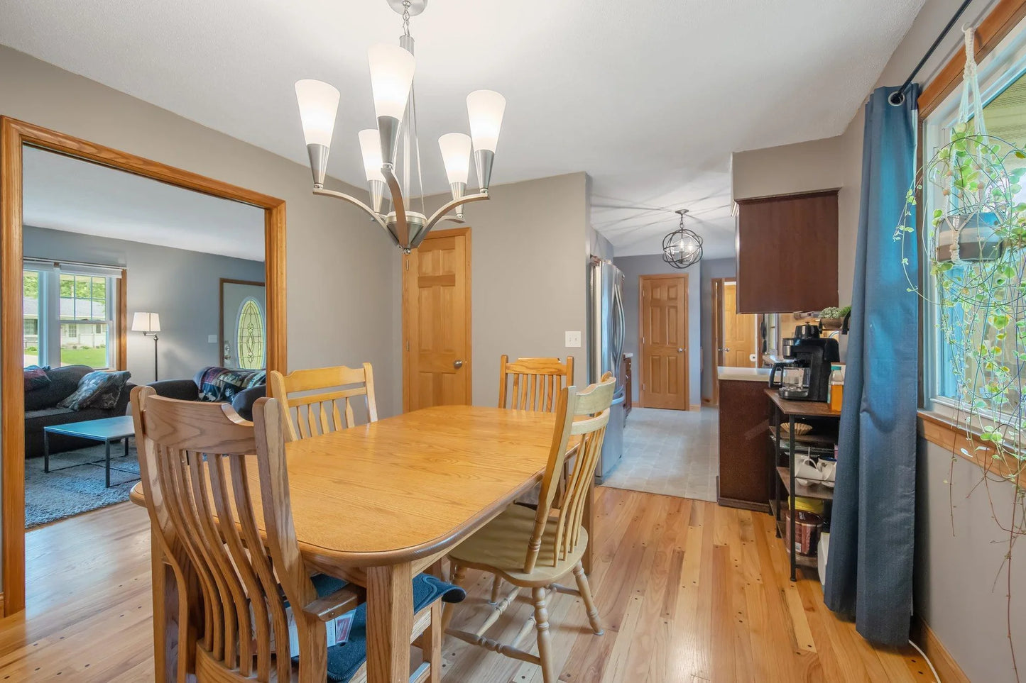 521 Unique Drive, Burnsville, MN 55337