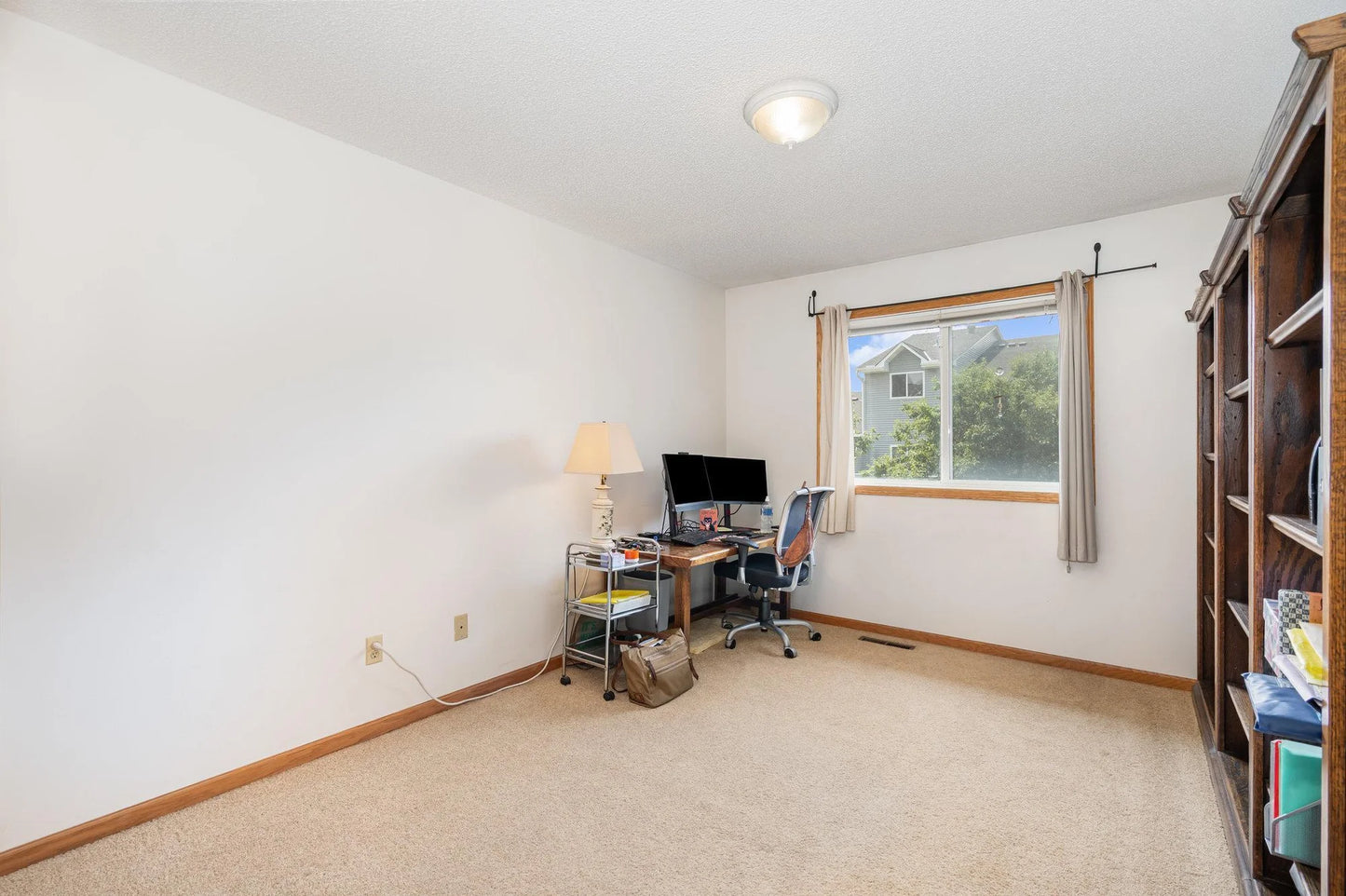 577 Woodduck Drive, Woodbury, MN 55125