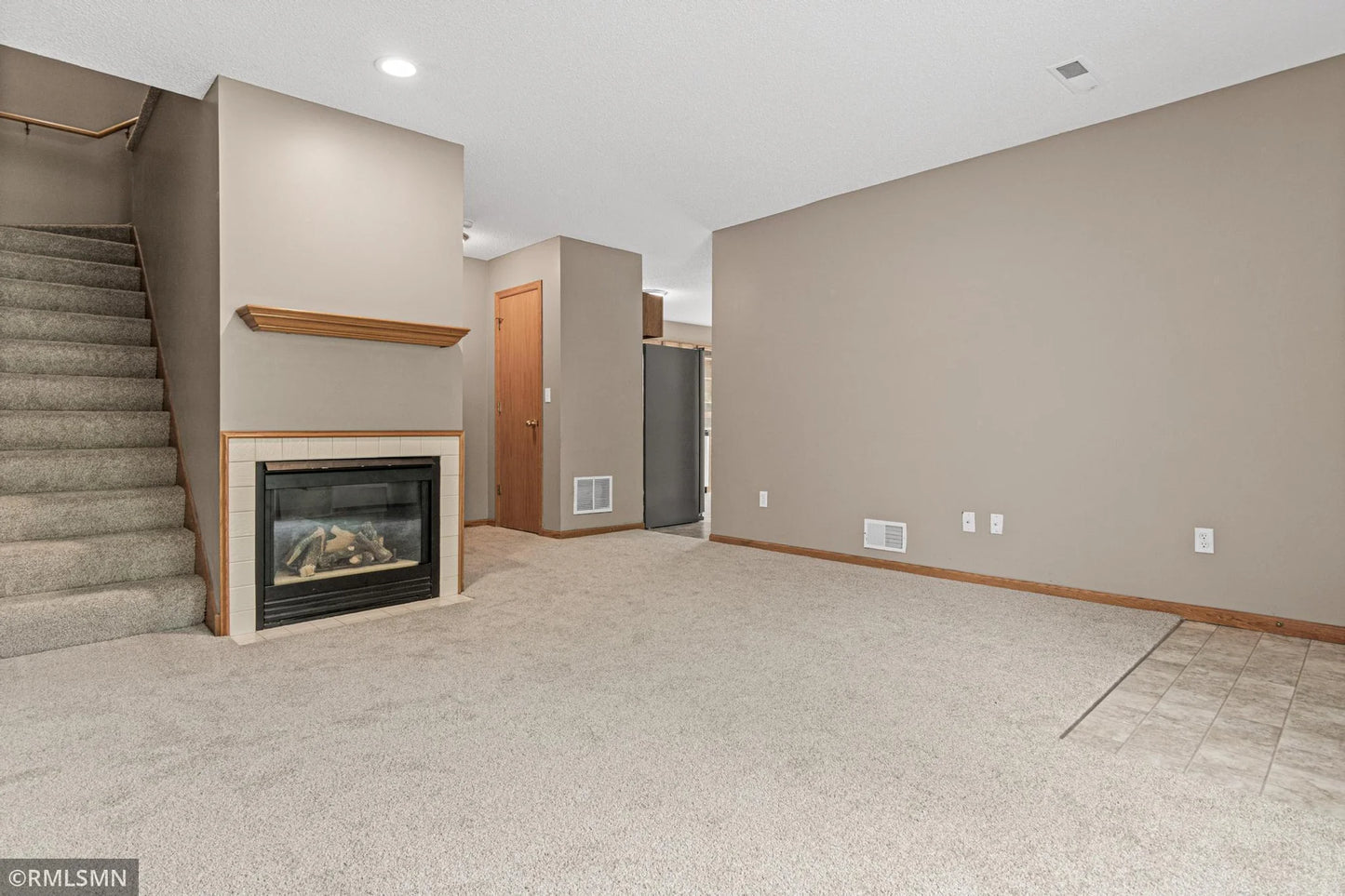 4923 Grenwich Place, Oakdale, MN 55128
