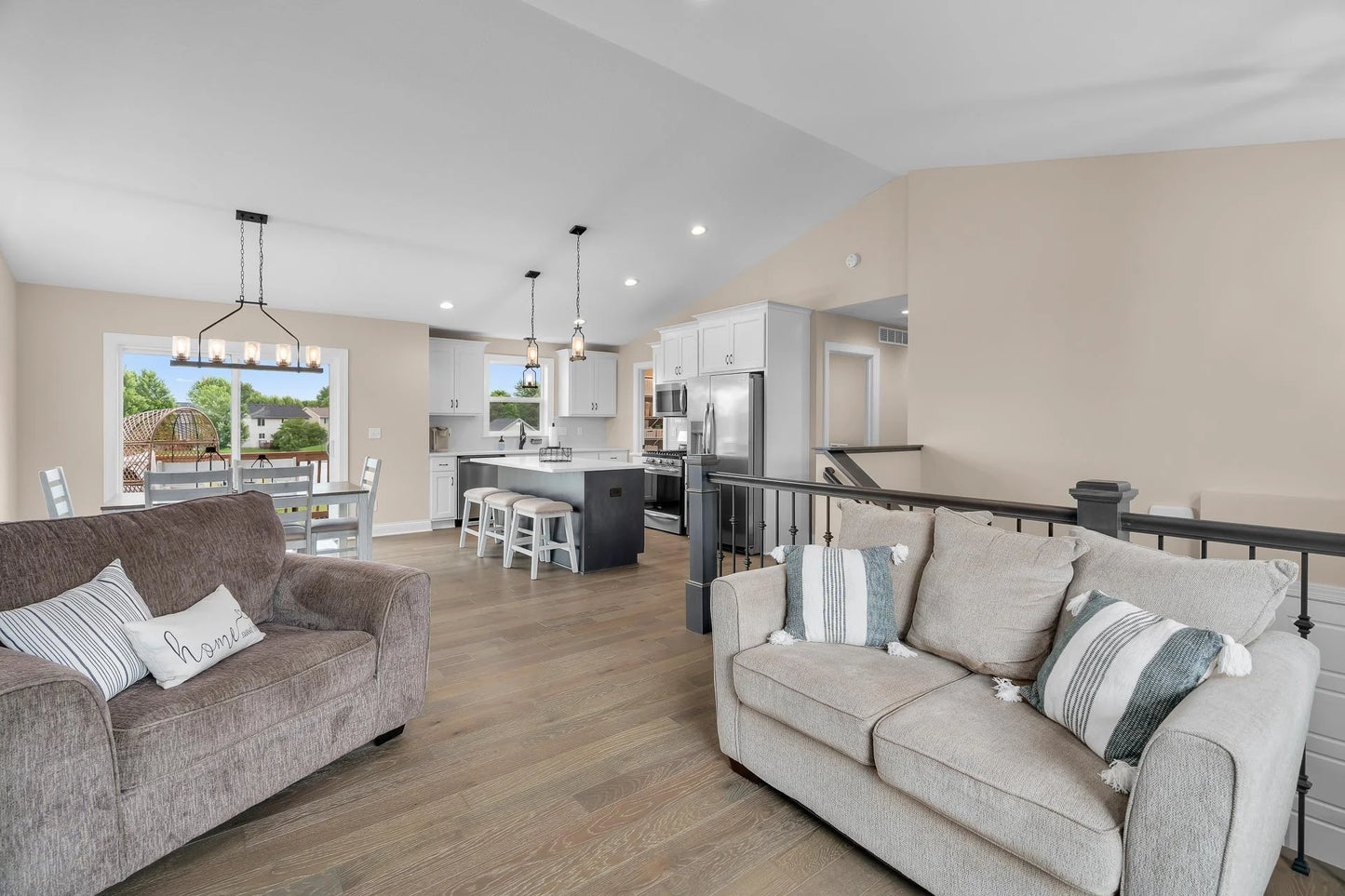 1581 Philipp Way, Shakopee, MN 55379