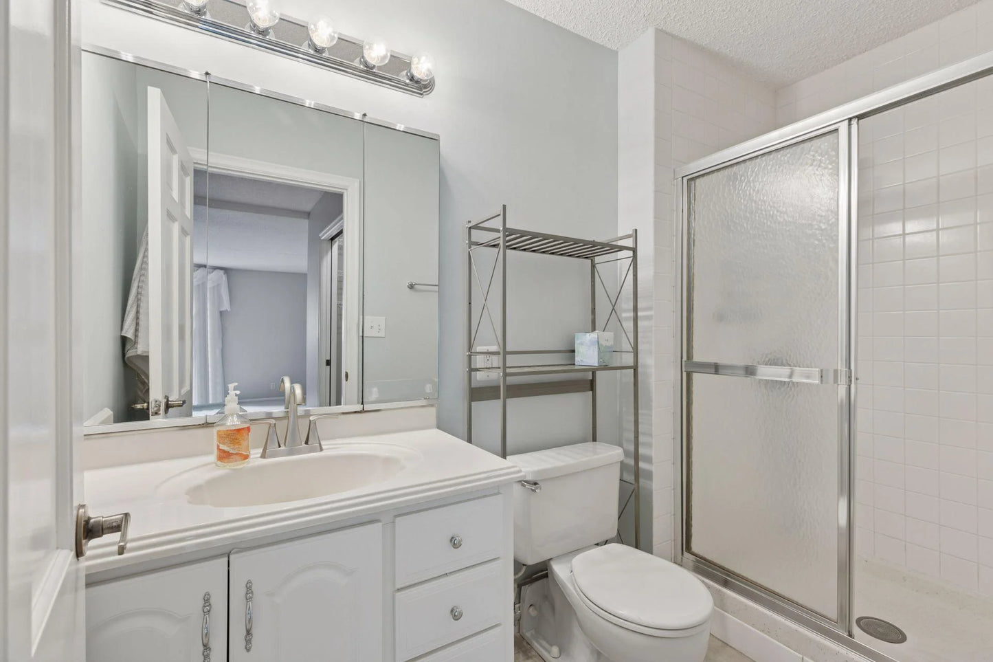 6650 Vernon Avenue, Edina, MN 55436