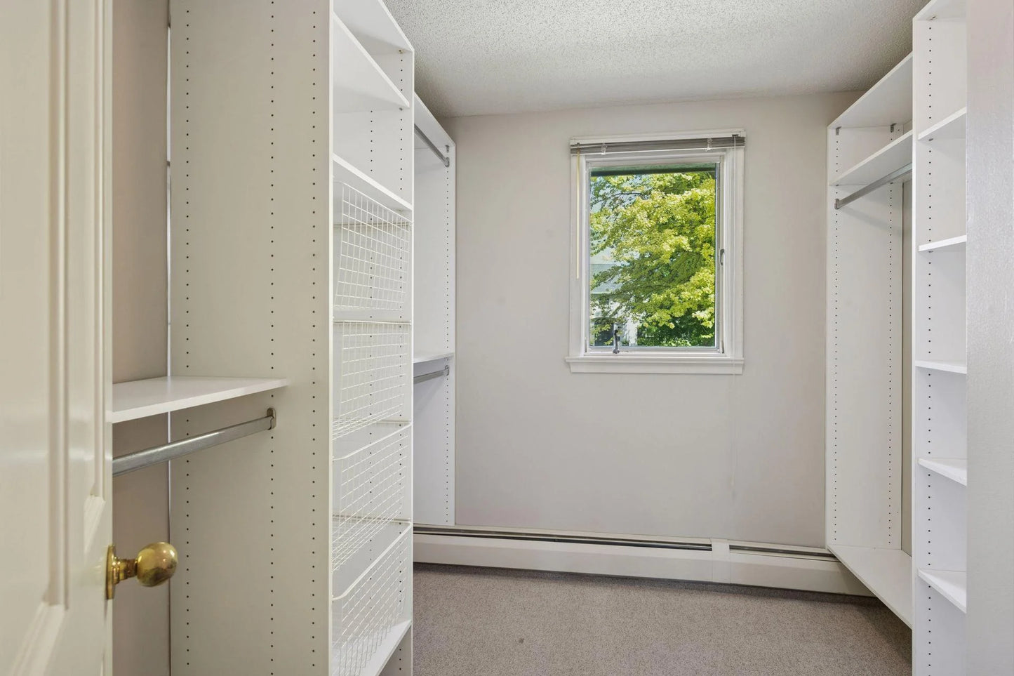 4801 Woodhill Way, Edina, MN 55424