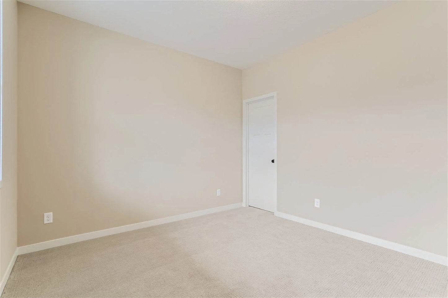 5035 Dale Ridge Road, Woodbury, MN 55129