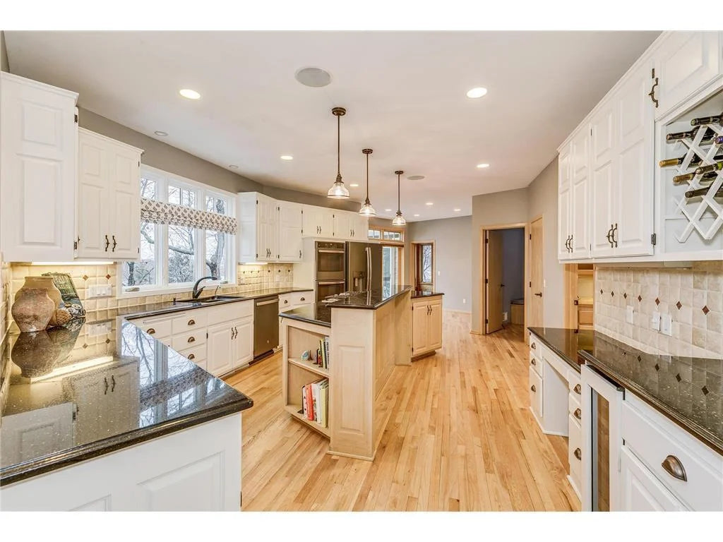 11338 Hawk High Court, Eden Prairie, MN 55347
