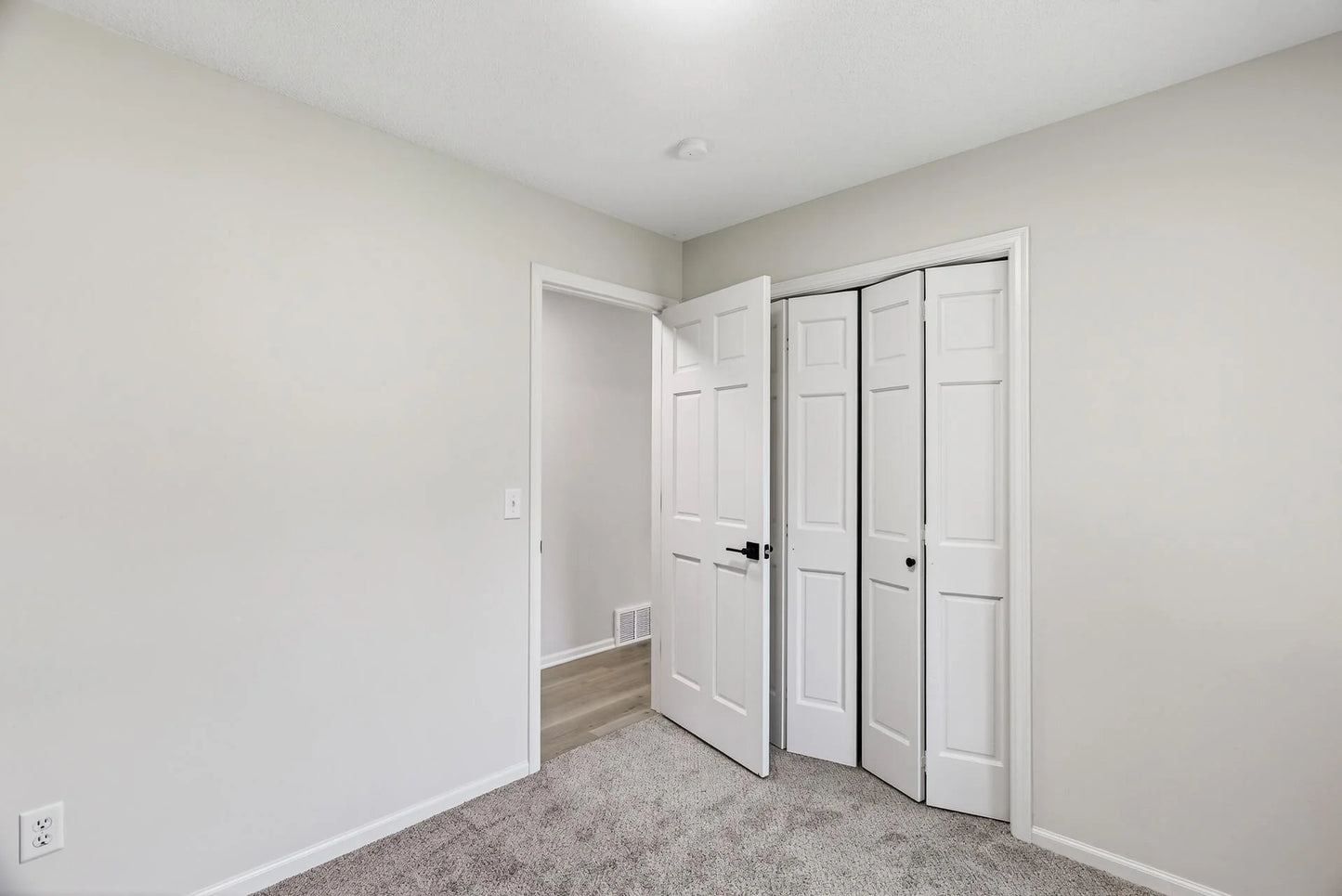 1042 Sibley Street, Shakopee, MN 55379