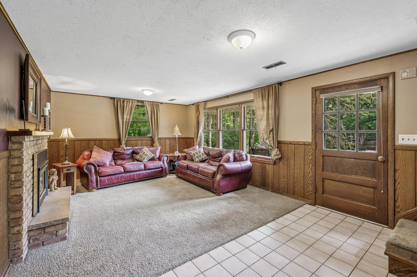 109 Cimarron Court, Apple Valley, MN 55124