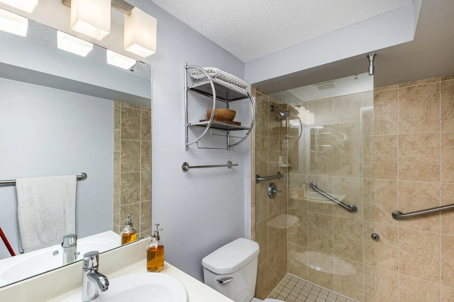52 Groveland Terrace, Minneapolis, MN 55403