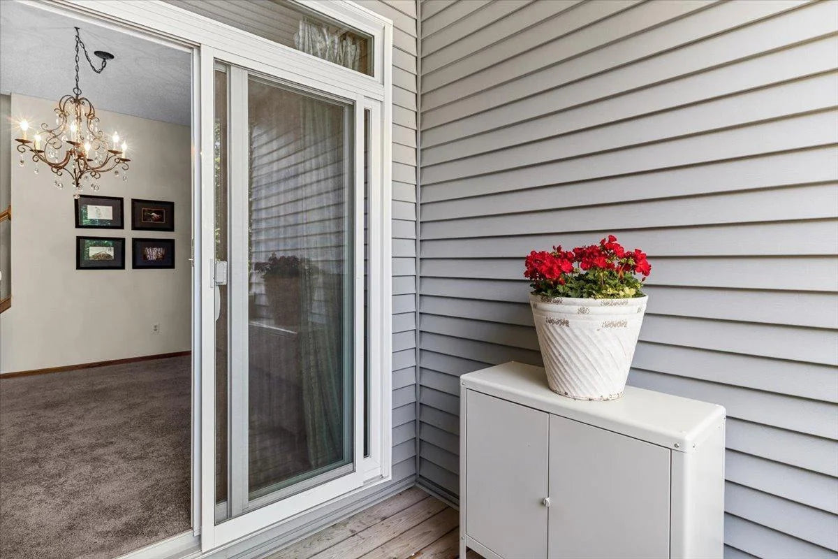 577 Woodduck Drive, Woodbury, MN 55125