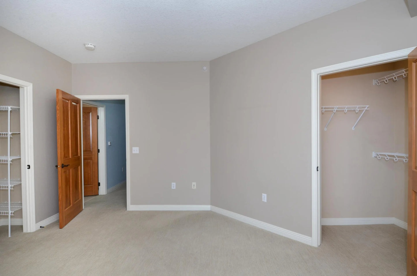 5225 Grandview Square, Edina, MN 55436