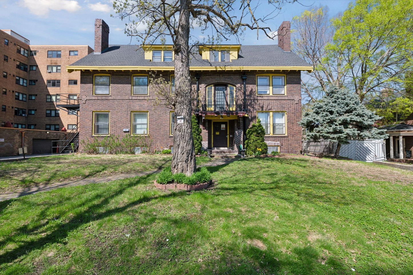 2110 1st Avenue, Minneapolis, MN 55404