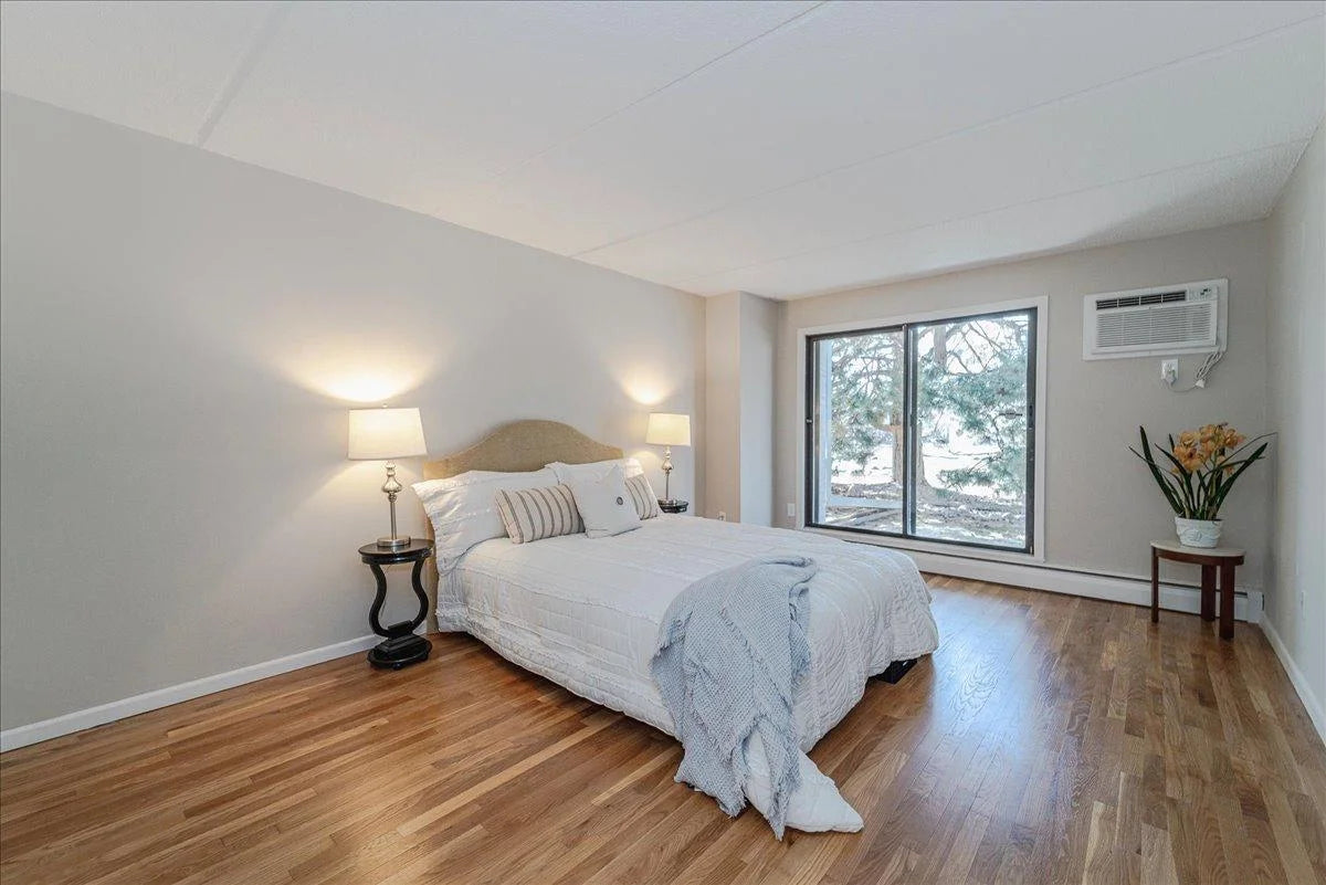 10411 Cedar Lake Road, Minnetonka, MN 55305
