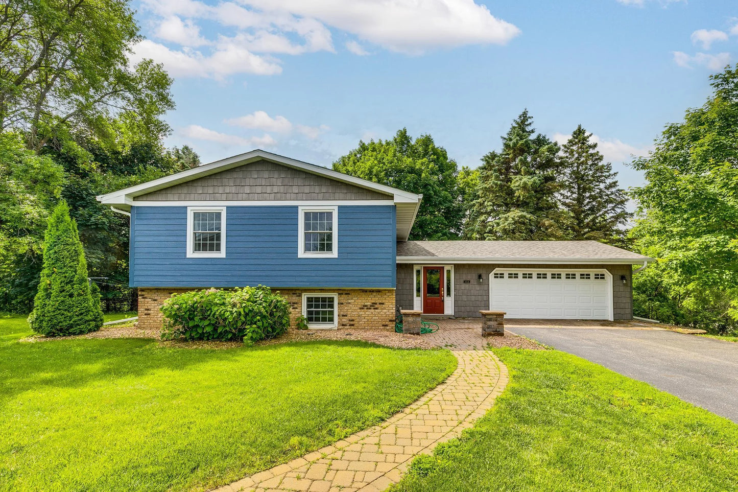 989 Kadler Avenue, Saint Michael, MN 55376