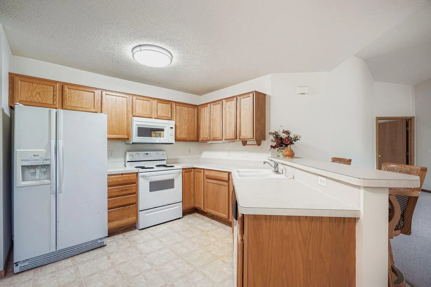 6080 Pond View Drive, Shorewood, MN 55331