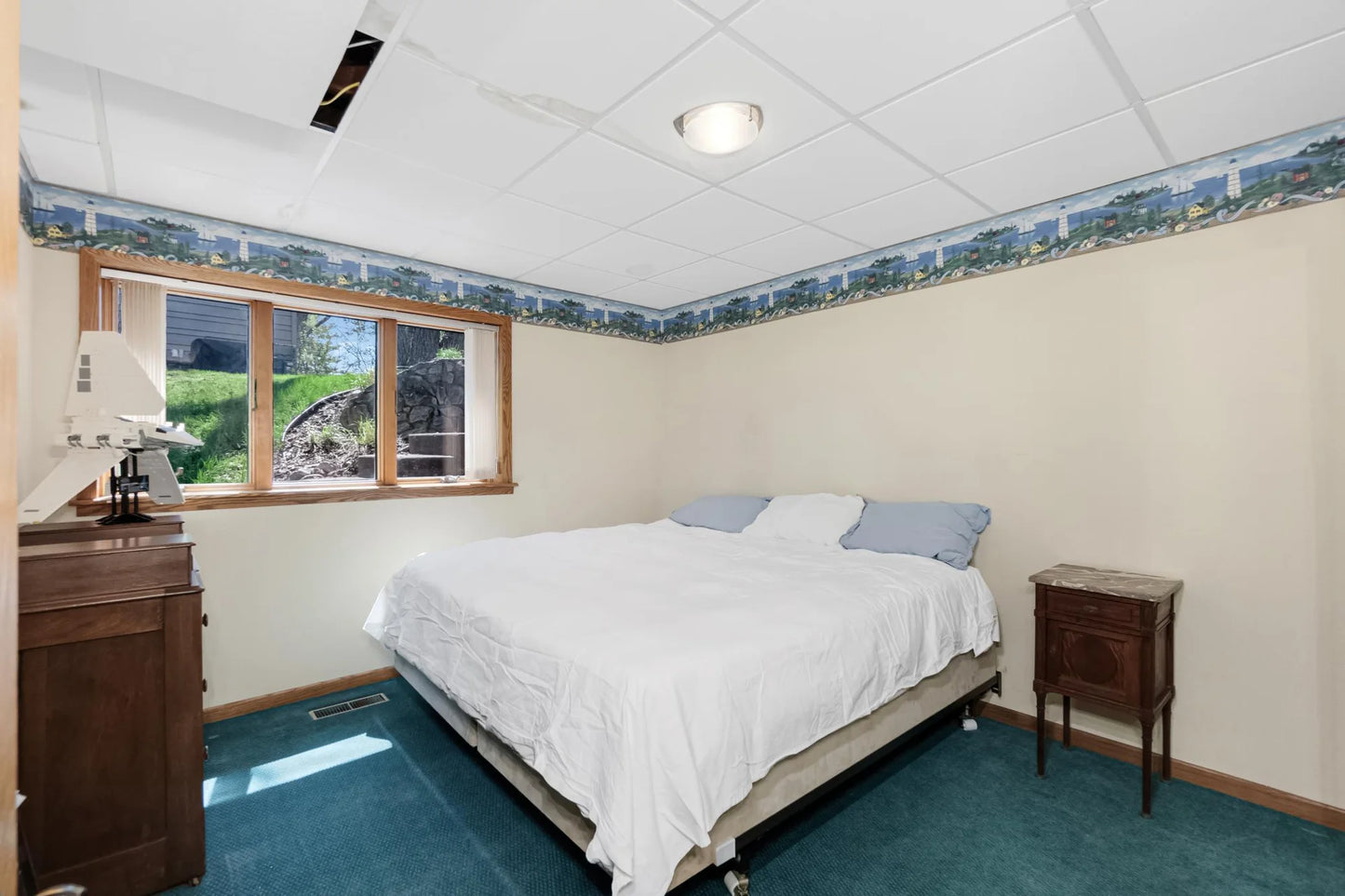 2179 River Road, Saint Mary's Point, MN 55043