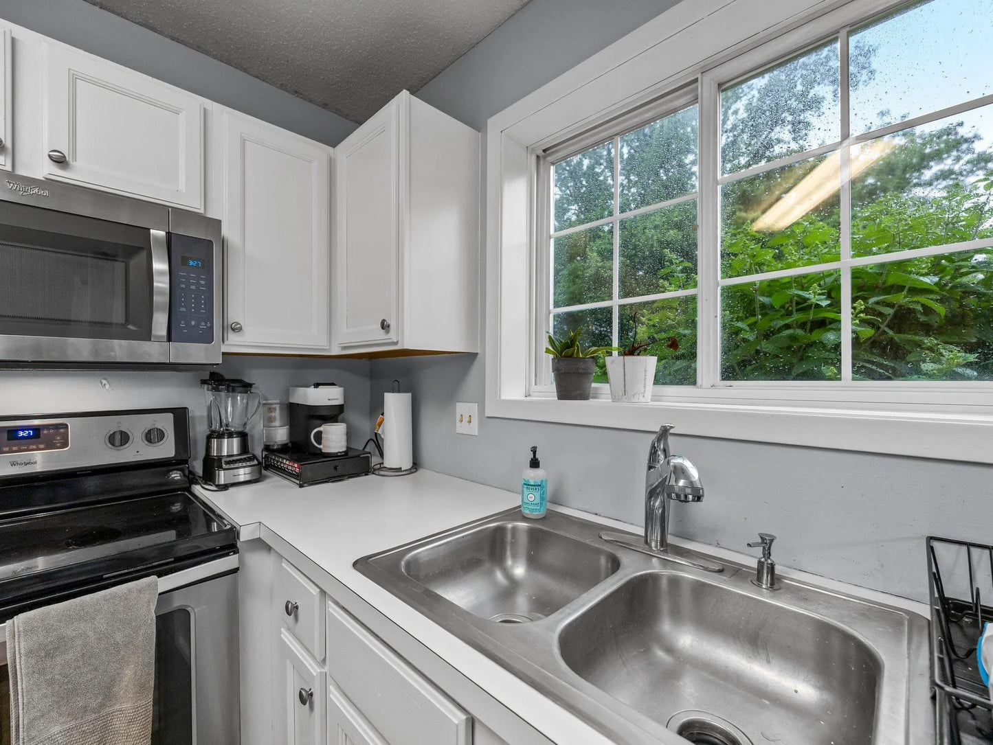 597 Mission Hills Way, Chanhassen, MN 55317