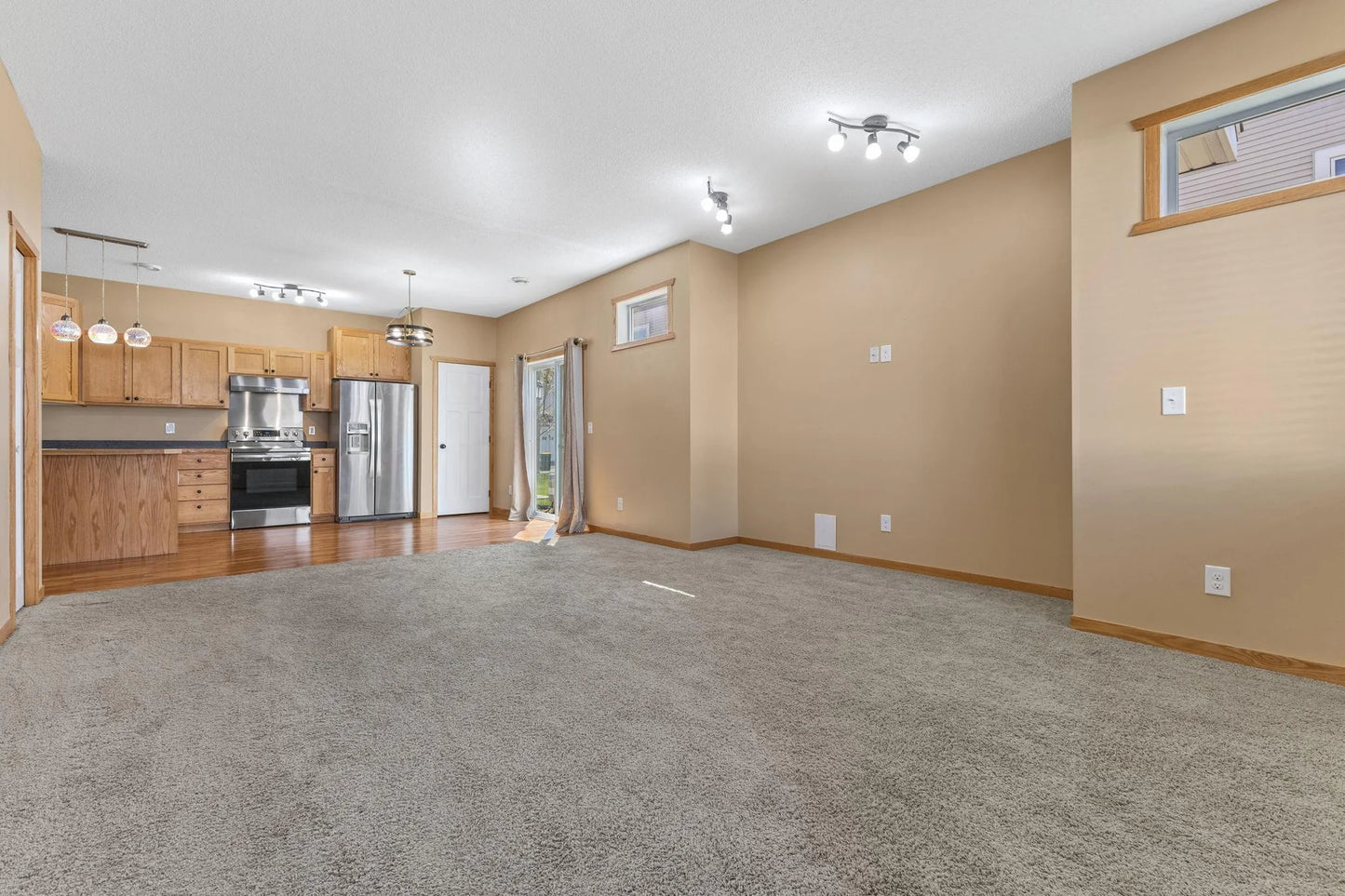 1283 County Road D Circle, Vadnais Heights, MN 55109