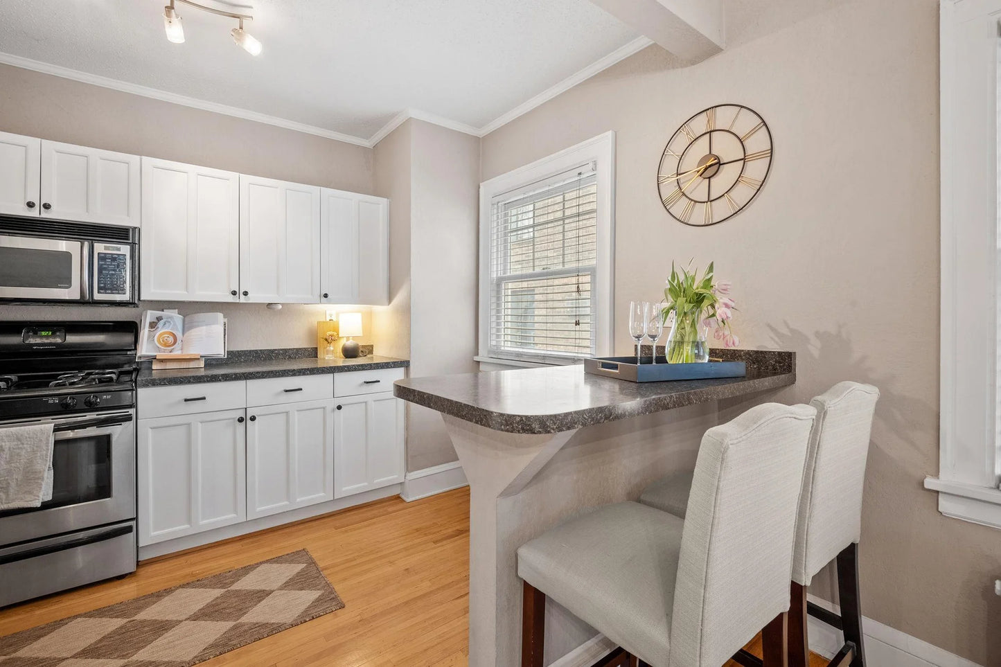 3501 Dupont Avenue, Minneapolis, MN 55408