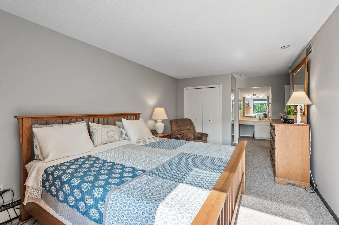 6075 Lincoln Drive, Edina, MN 55436