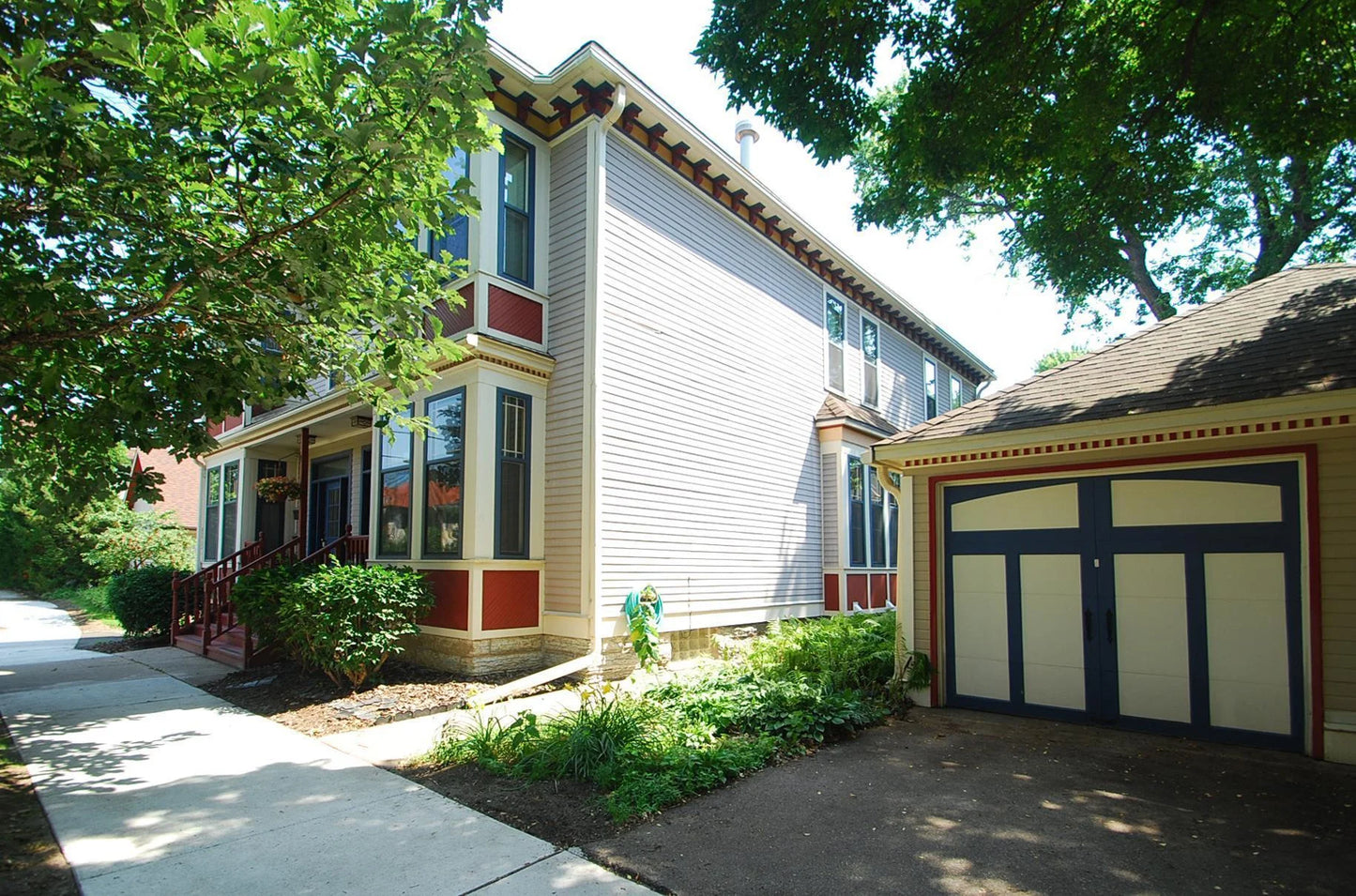 214 Mackubin Street, Saint Paul, MN 55102