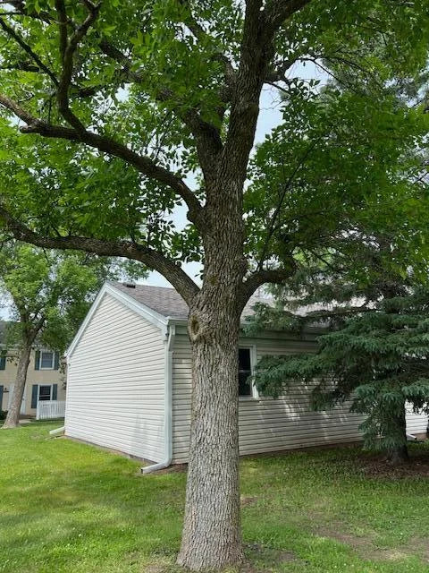 4918 Grenwich Trail, Oakdale, MN 55128