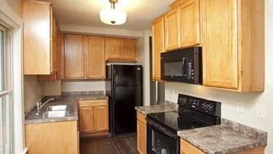 696 Hawthorne Avenue, Saint Paul, MN 55106