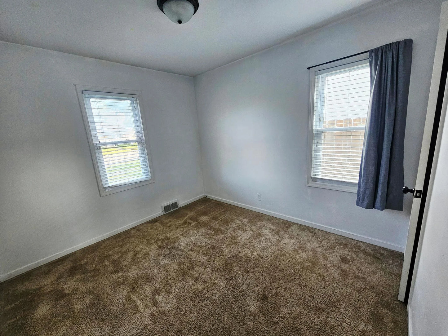 1607 Hoyt Avenue, Saint Paul, MN 55106