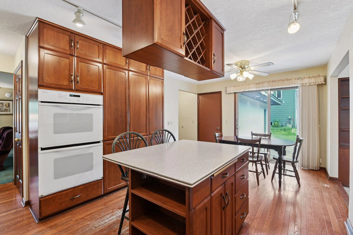 5000 Forestview Lane, Plymouth, MN 55442