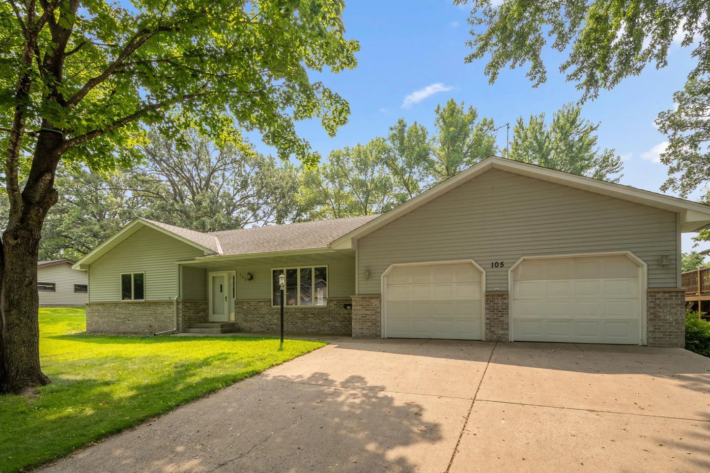 105 Knollwood Street, Annandale, MN 55302