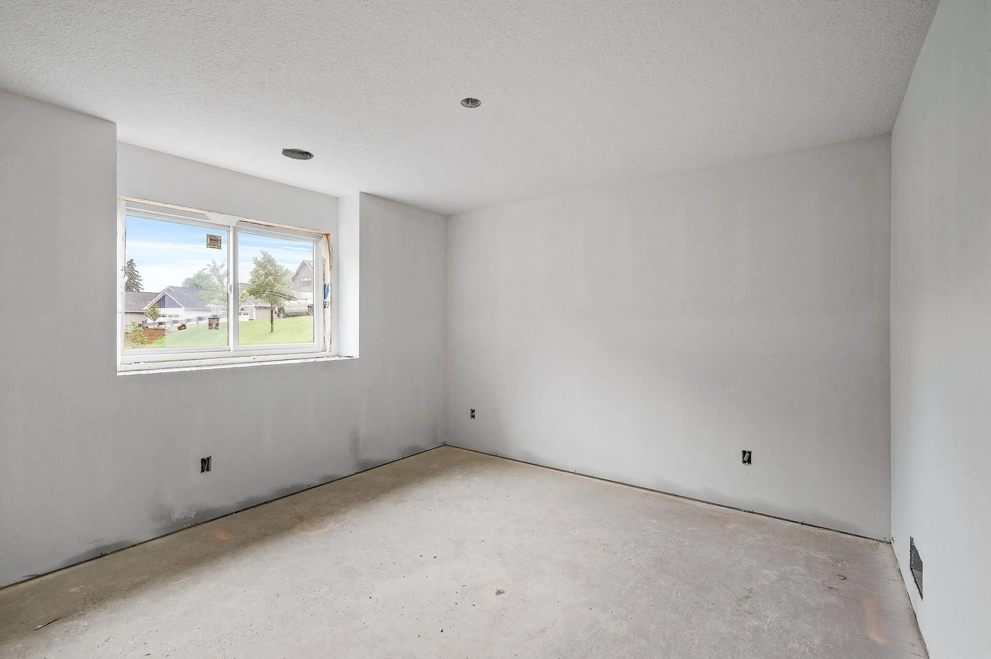230 Mccarrons Place, Roseville, MN 55113